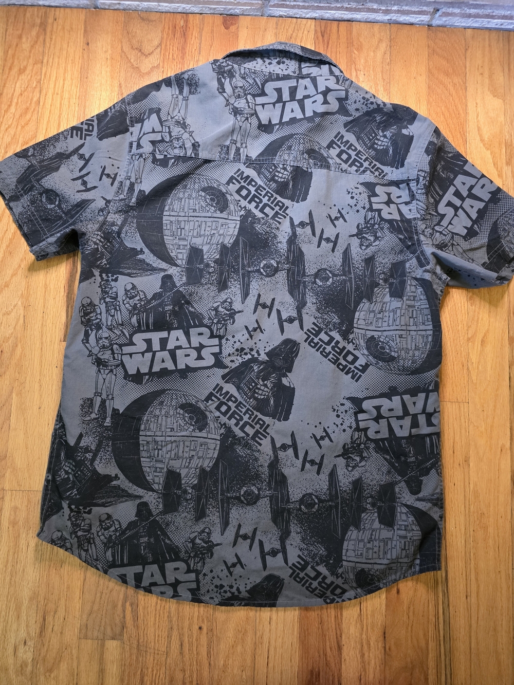 Star Wars Imperial Force Men's Medium Button Front Shirt Darth Vader Death Star - Picture 2 of 3